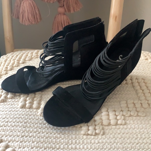 Black strappy wedges - never worn - Picture 2 of 6